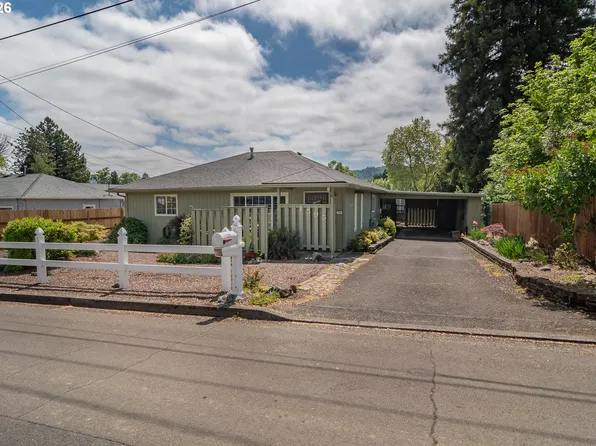 1595 NW Rachel Ave, Roseburg, OR 97471