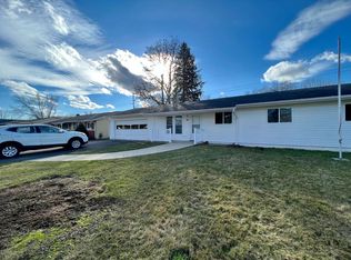 90 Robinhood Dr, Cranberry Township, PA 16066