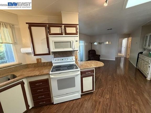 5th image of 28998 Windemere Rd