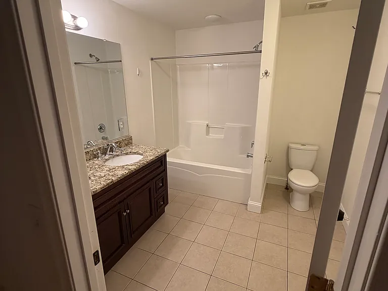 220 Gross Ave — Photo 43