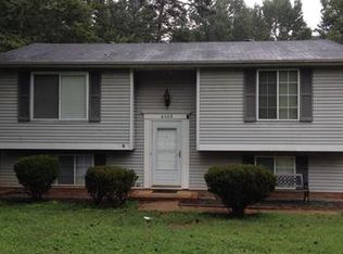 8209 Walnut Creek Ln, Charlotte, NC 28227