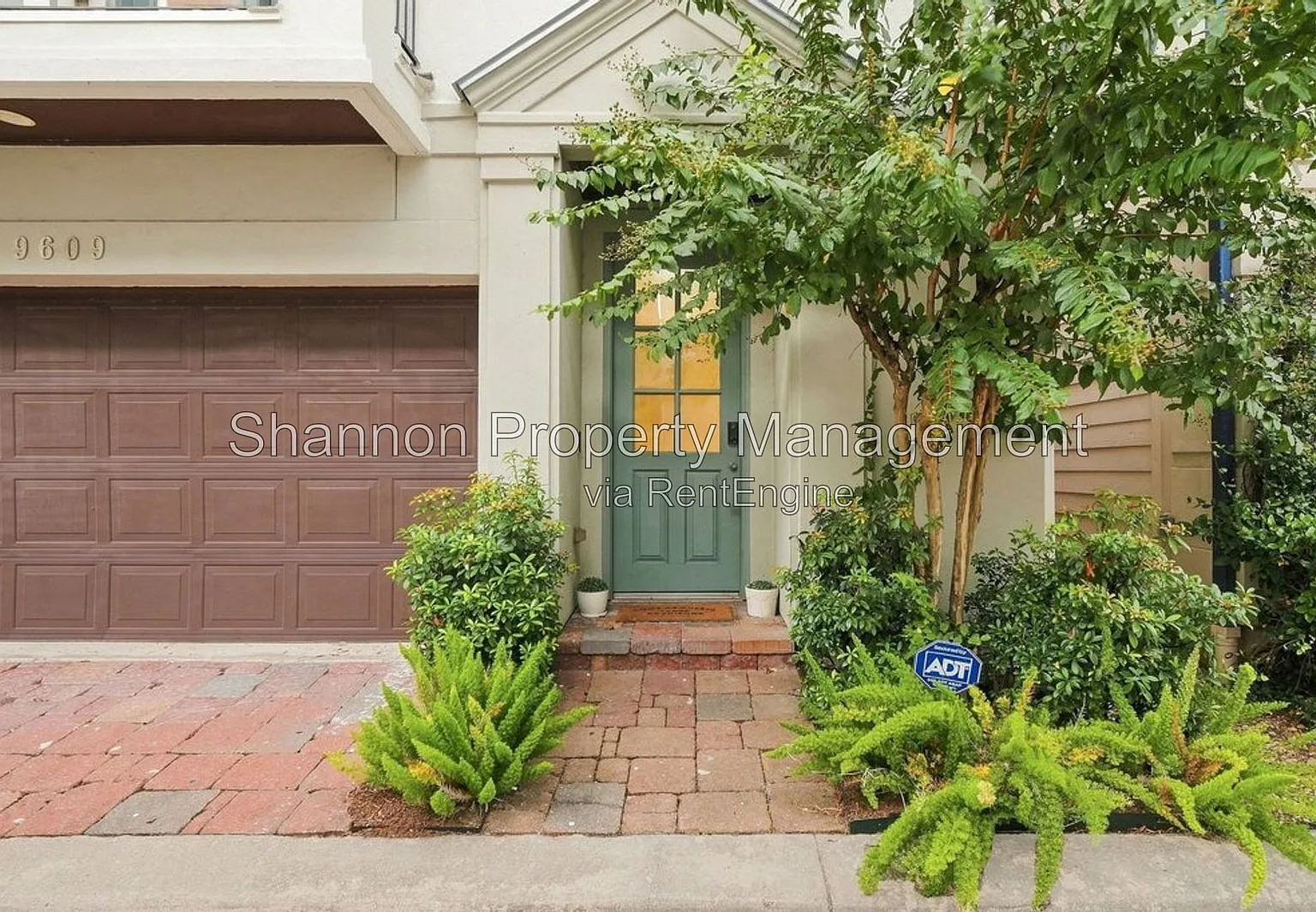 3 bed, 3.5 bath, 2498 sqft, $3,095 — Photo 2