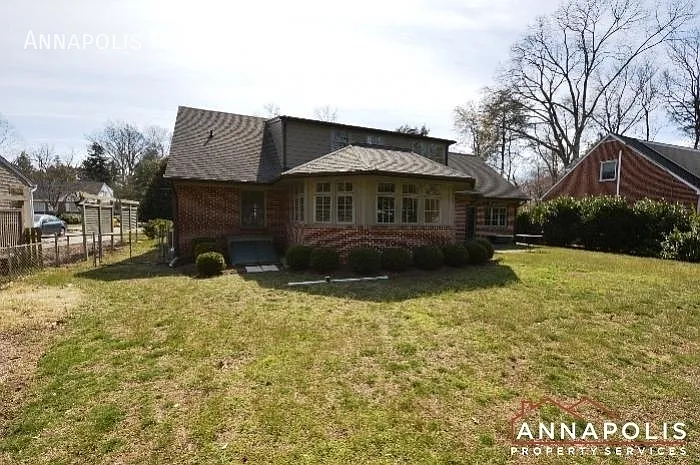 208 Avondale Cir — Photo 26