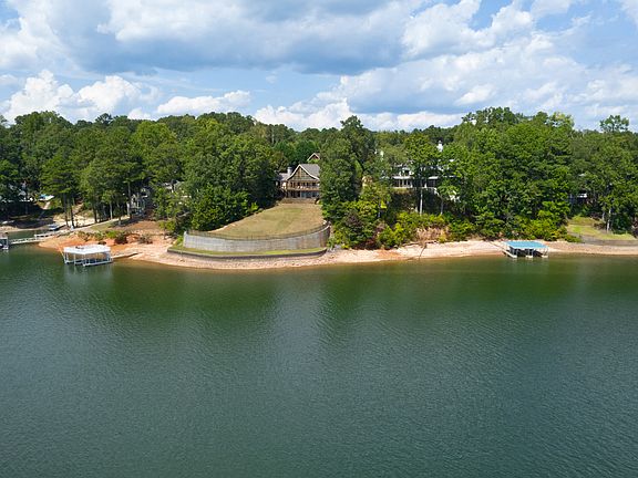 4th image of 916 Oak Dr