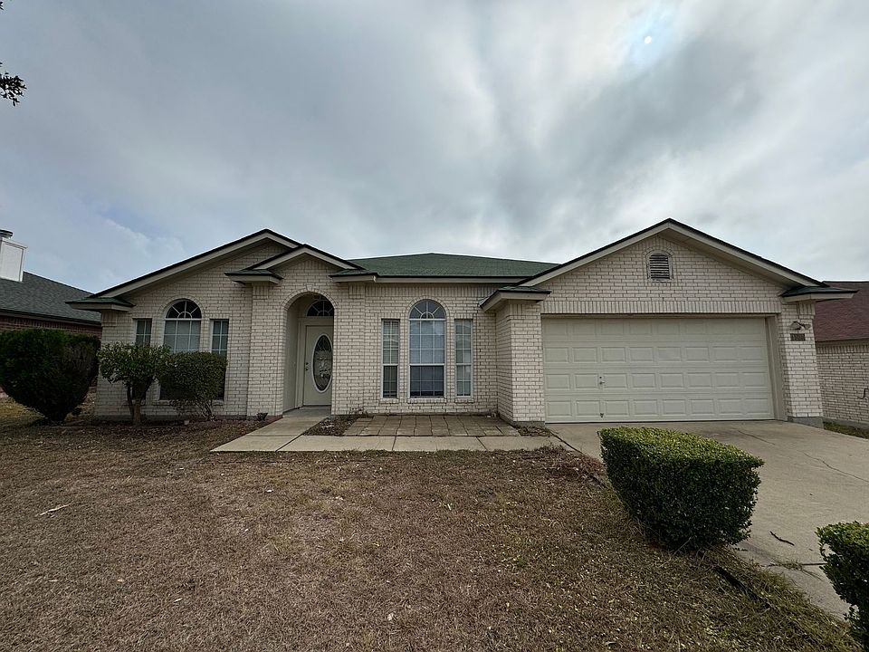 1st image of 4500 Twin Oaks Cir
