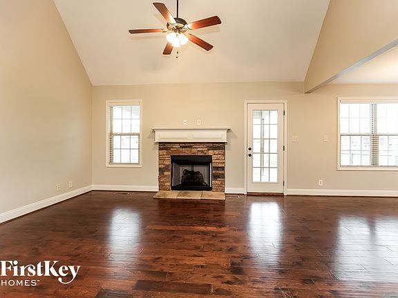 3rd image of 788 Banister Dr