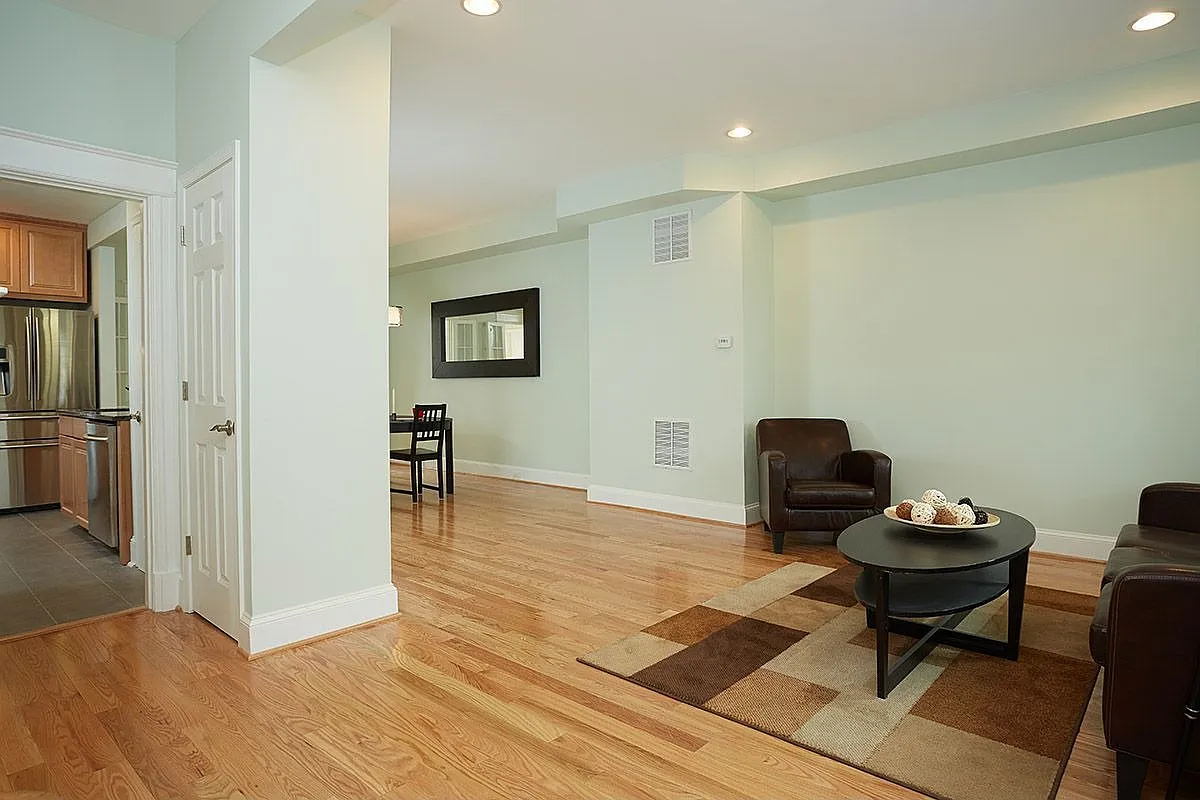 312 Taylor St NW photo 1