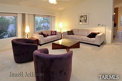 3rd image of 5565 N Waterfield Dr