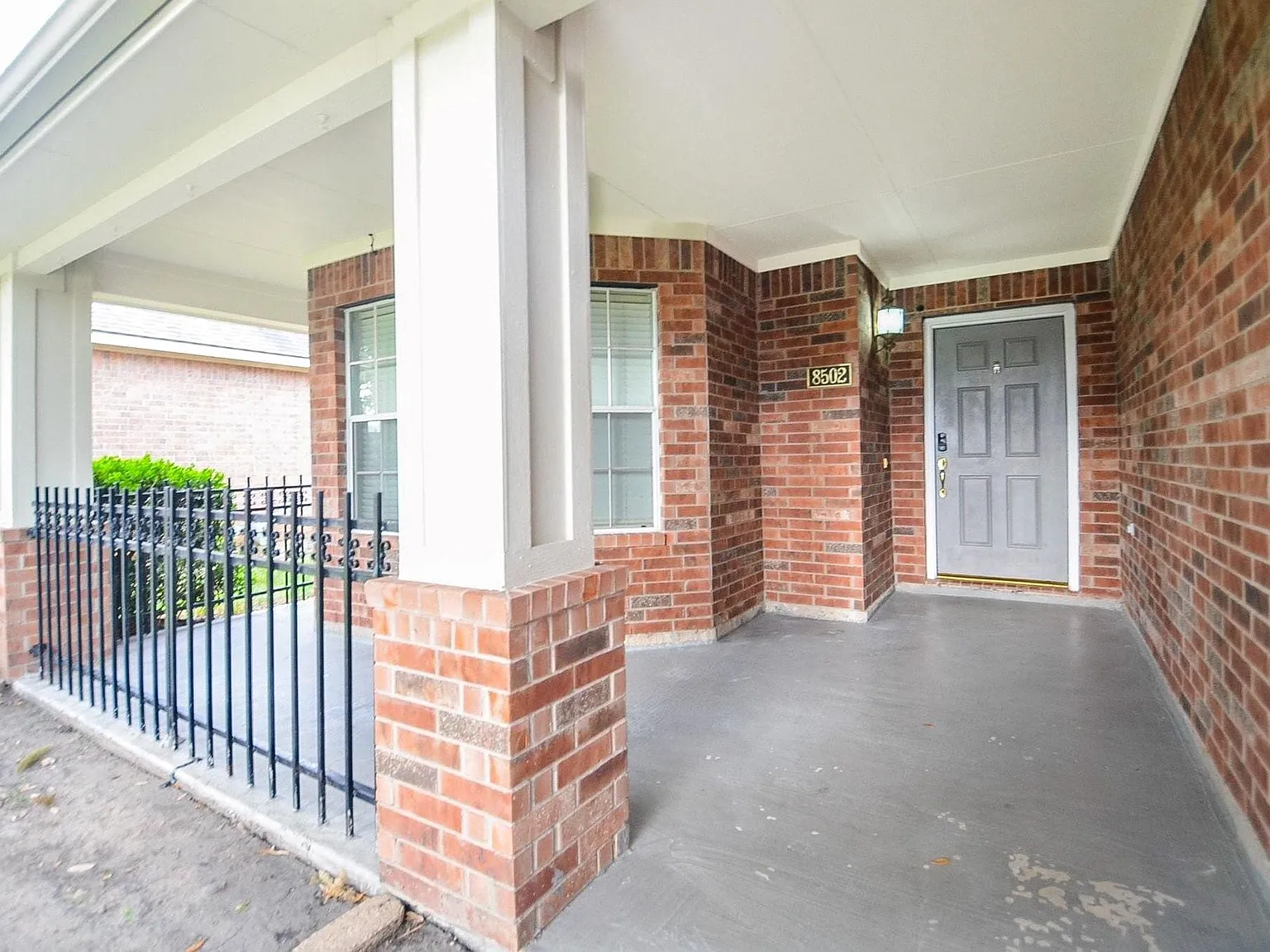 3 bed, 2.0 bath, 1592 sqft, $1,900 — Photo 4