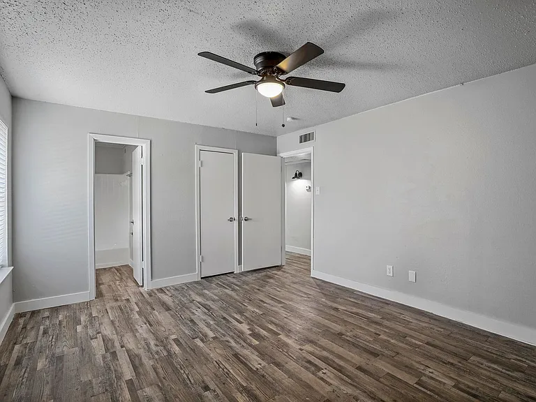 The Flats on Handley — Photo 80