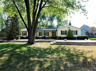6382 Centennial Dr, Temperance, MI