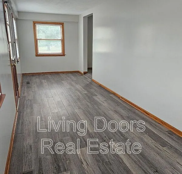 621 S Union Ave — Photo 6
