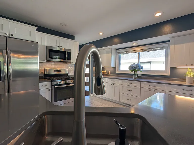 714 W Montclaire Ave — Photo 16