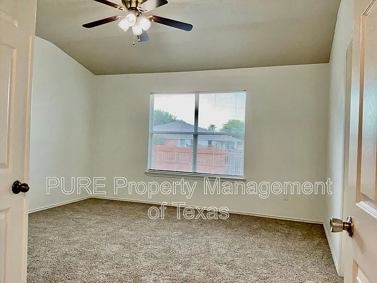 3232 Clinton Pl — Photo 12