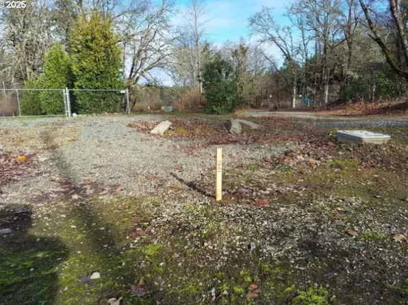 1490 Golf Club Dr, Cave Junction, OR 97523