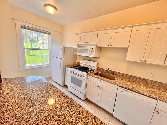 3rd image of 700 Steiner St APT 203