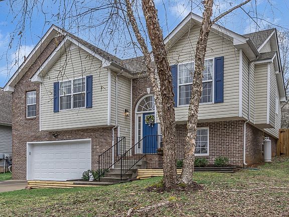 3rd image of 1589 Hedgewood Rd