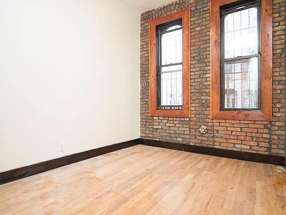 2nd image of 315 Stanhope St APT 1L