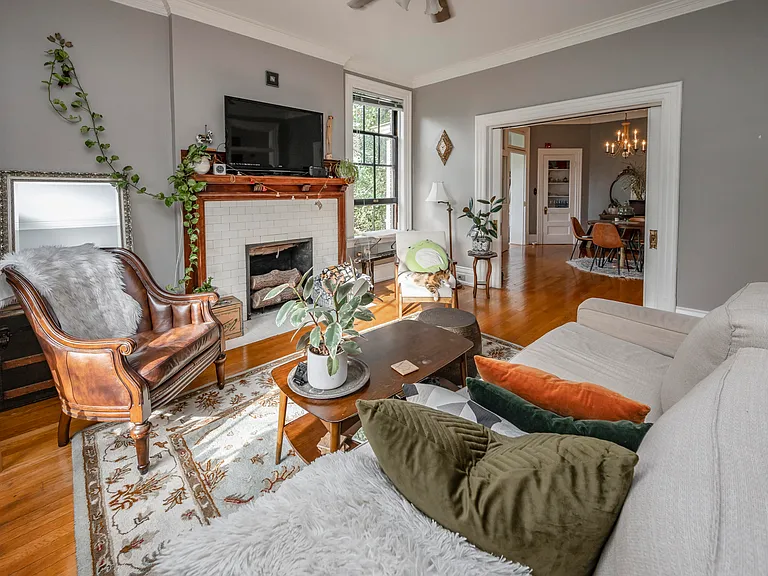 25 Hampton Ct #7 — Photo 16