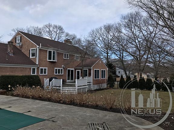 5th image of 65 Governor Bradford Dr