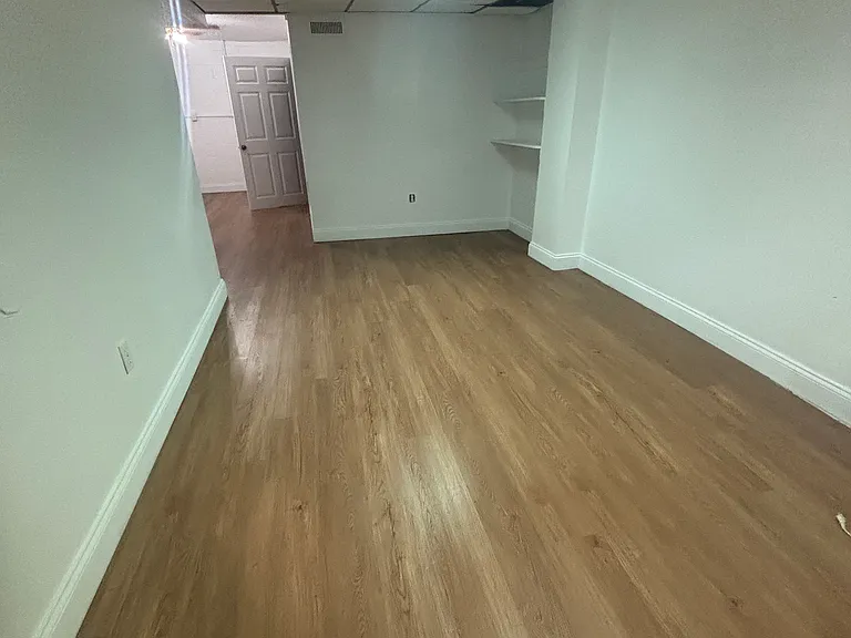 828 George St — Photo 10