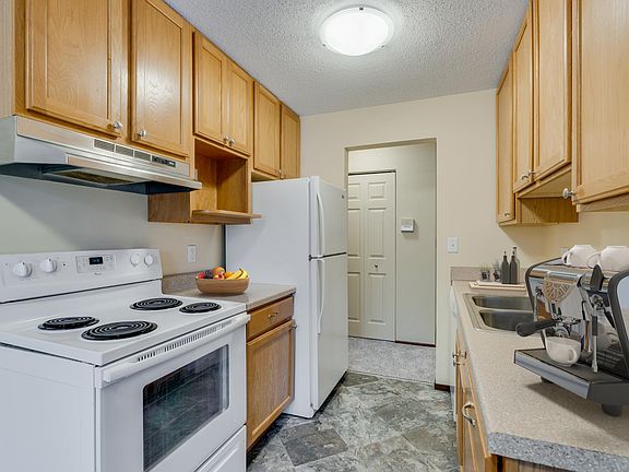 4th image of 1061 Montreal Ave APT 216