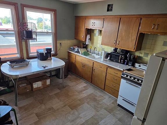3rd image of 4763 N 124th STREET