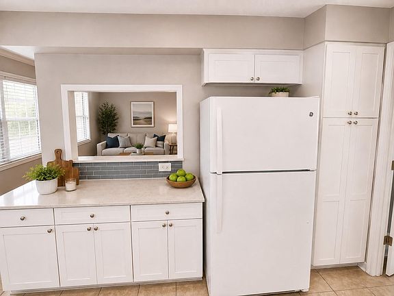 3rd image of 3040 Longwood Ln