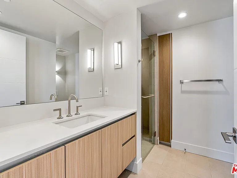 11837 Mayfield Ave #302 — Photo 18