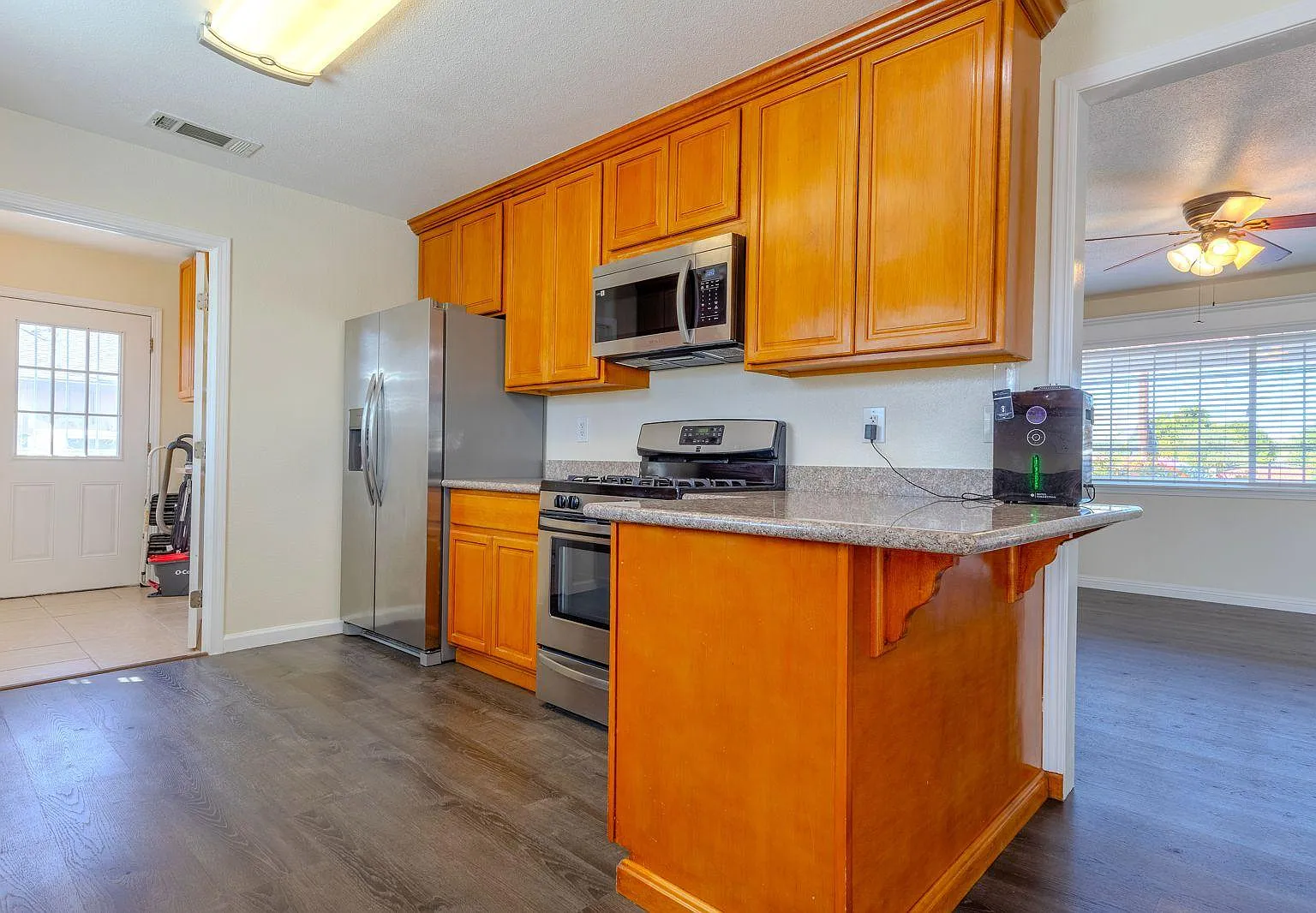 316 N Walnut St — Photo 4