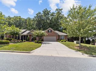 802 Jarman Dr, Jamestown, NC 27282