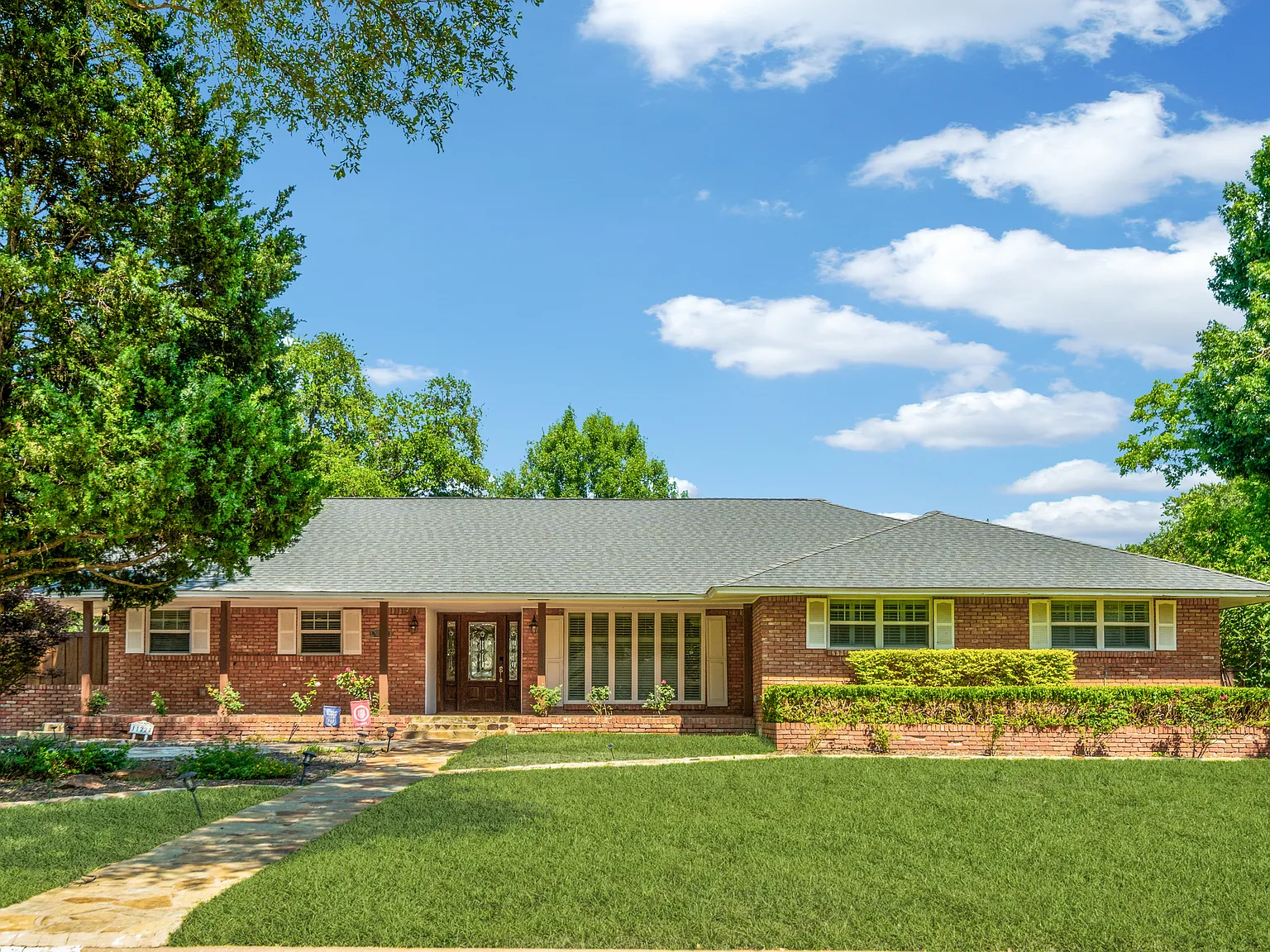 4 bed, 3234 sqft, $5,750 — Photo 1