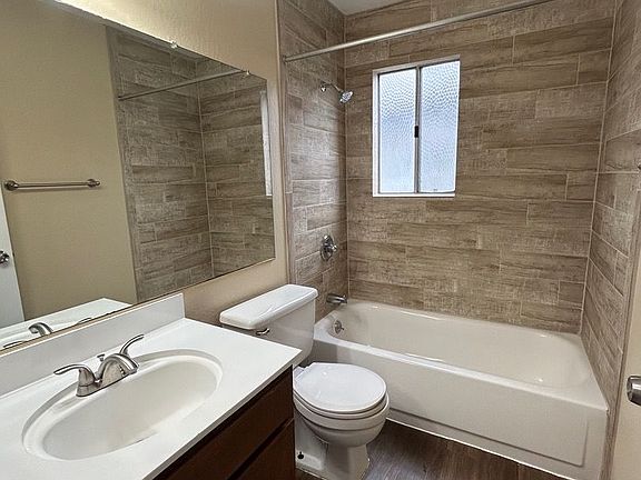 5th image of 2317 I St APT 2