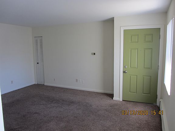 4th image of 471 S Summit St #95
