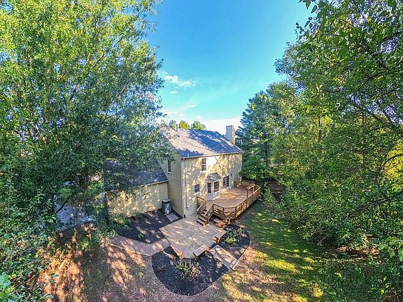 4th image of 1101 Sugar Maple Ln
