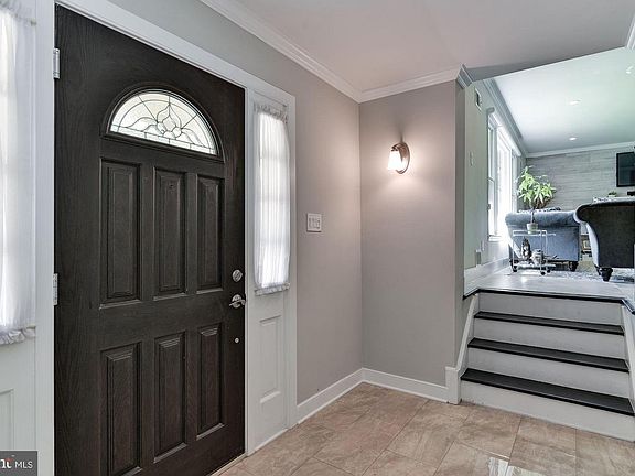 3rd image of 9811 Brixton Ln