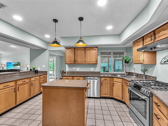 5th image of 2421 OAK LANDING DRIVE