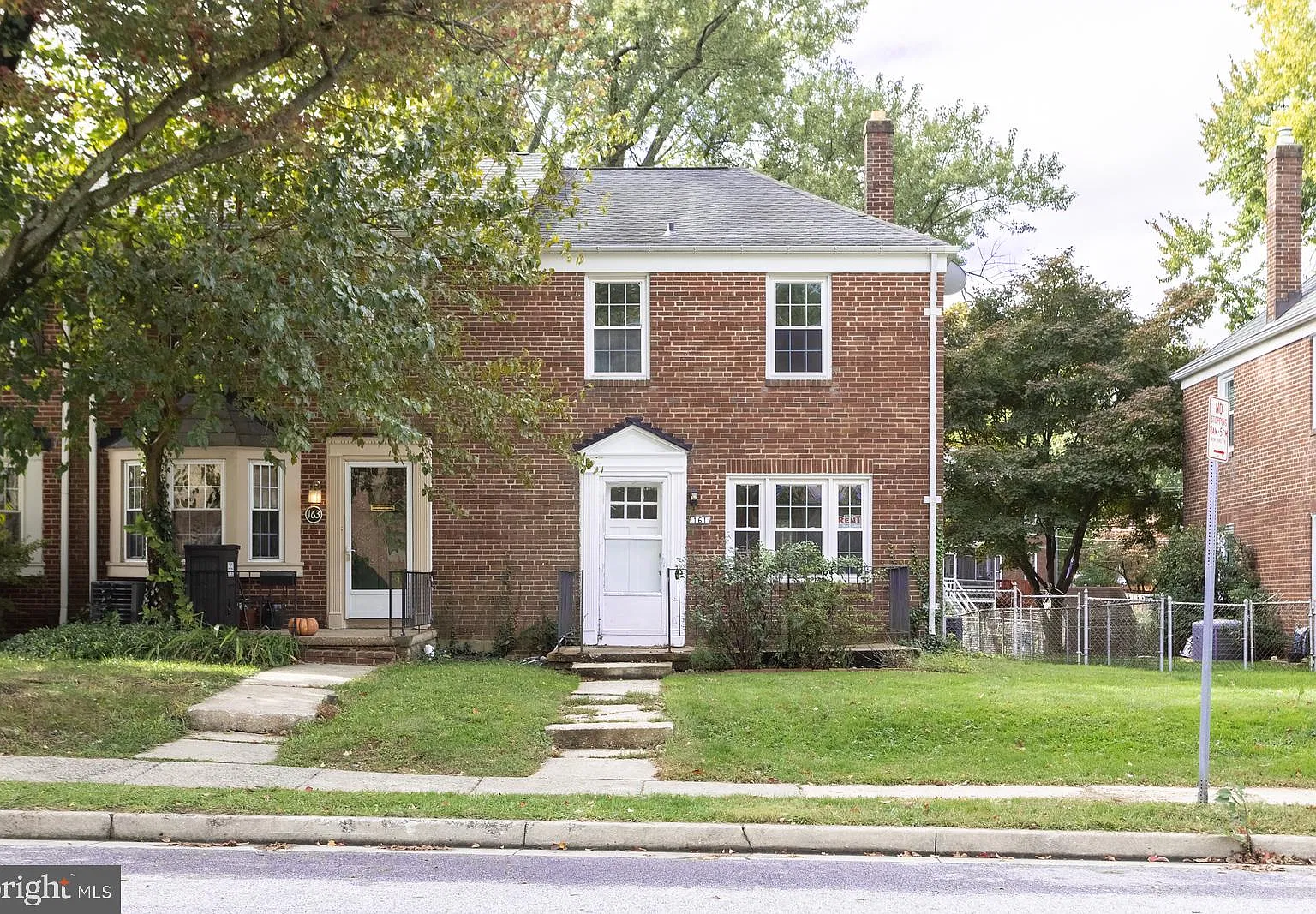 3 bed, 1.0 bath, 1216 sqft, $2,600 — Photo 1