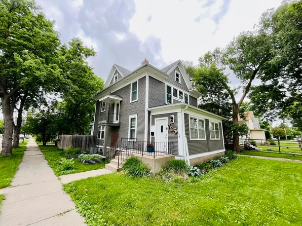 725 S Lincoln St, Aberdeen, SD 57401