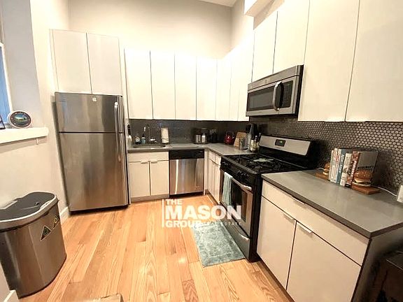 2nd image of 201 W 92nd St APT 1