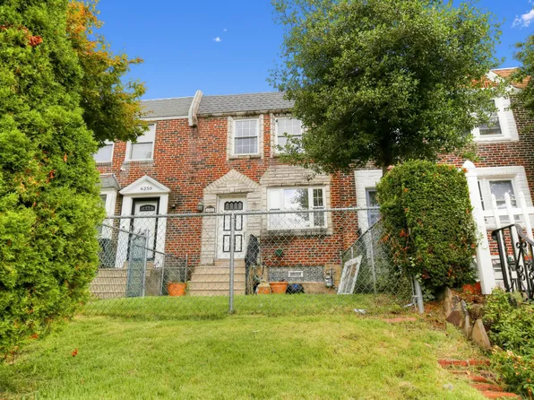 6252 Walker St, Philadelphia, PA 19135