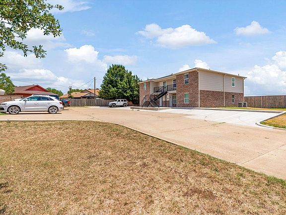 4th image of 1406 Courtney Pl Unit D