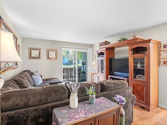 4th image of 2536 White Oak Pl Unit 1