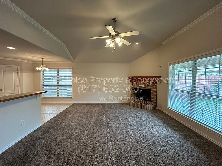1835 Woodchase Dr — Photo 7