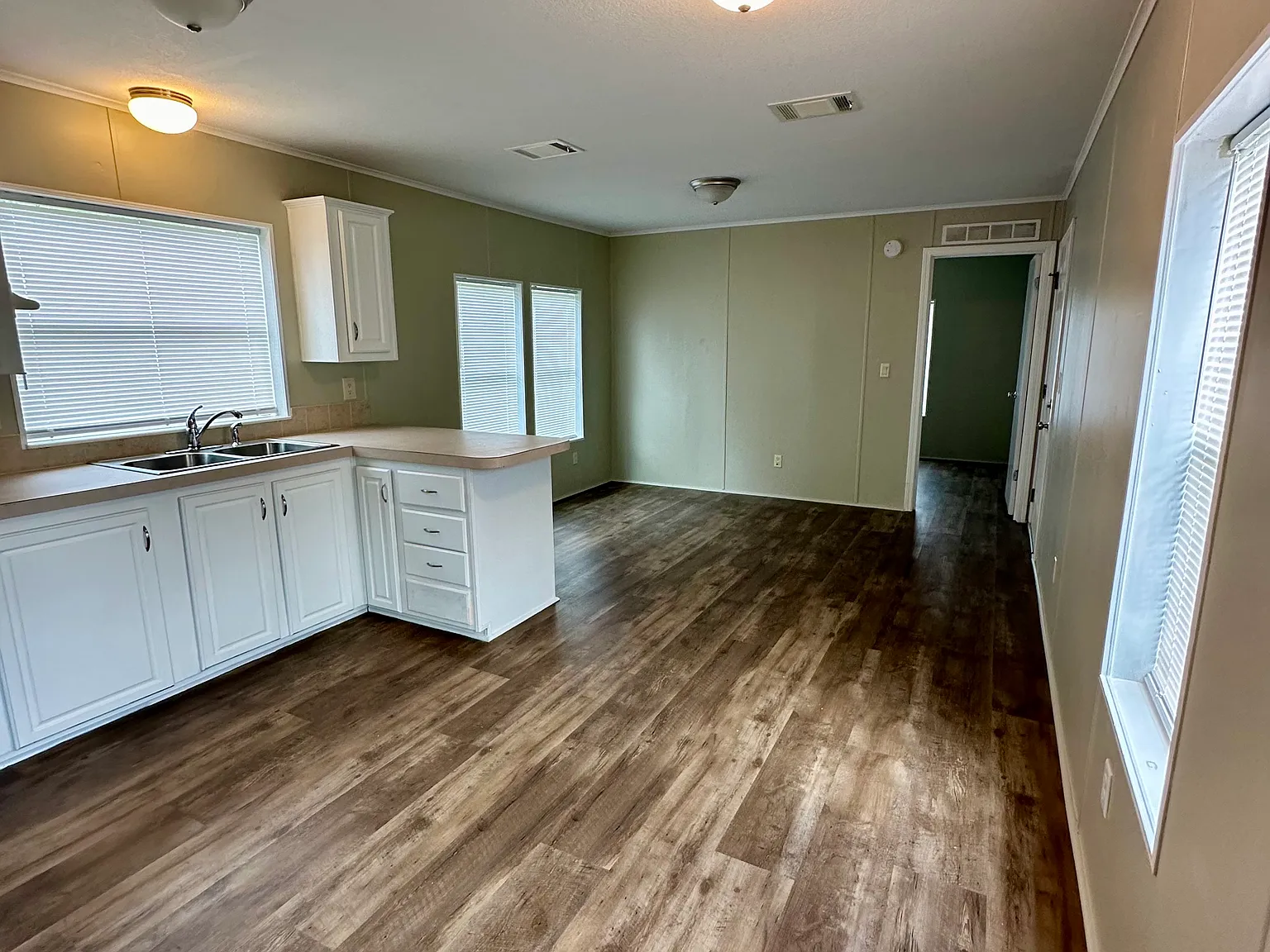 2 bed, 672 sqft, $1,000 — Photo 3