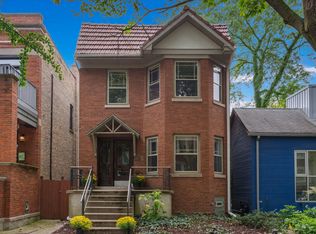 1335 W Hollywood Ave, Chicago, IL 60660