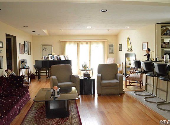 5th image of 6 Spruce Cir