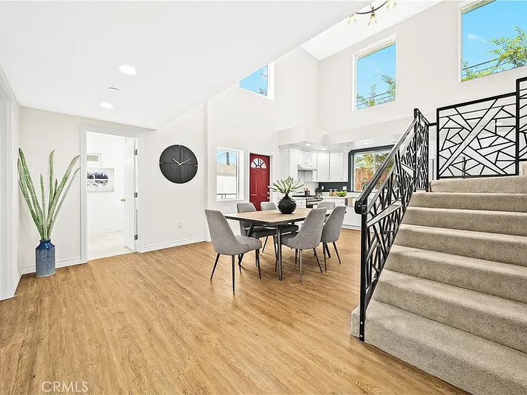 1372 Carmona Ave — Photo 28