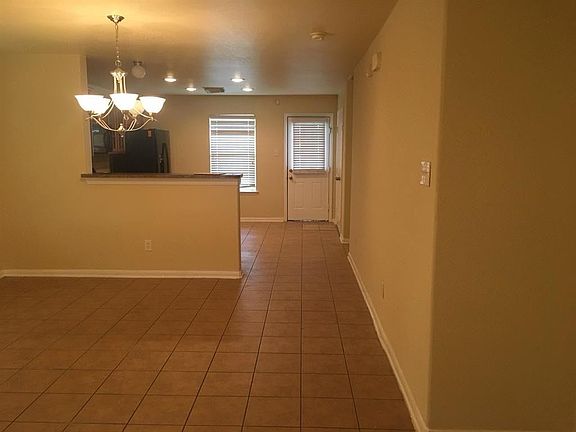 3rd image of 12811 Kingston Point Ln