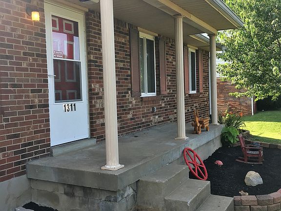 3rd image of 1311 S Woodland Dr